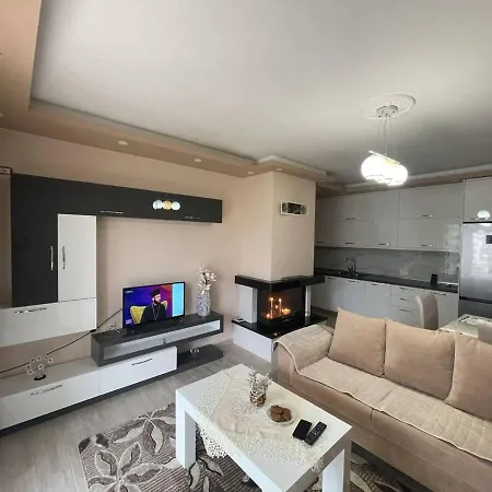 Mary'S Luxury Apartment Pogradec 2 Exterior photo
