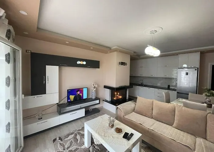 Mary\'S Luxury Apartment Pogradec 2